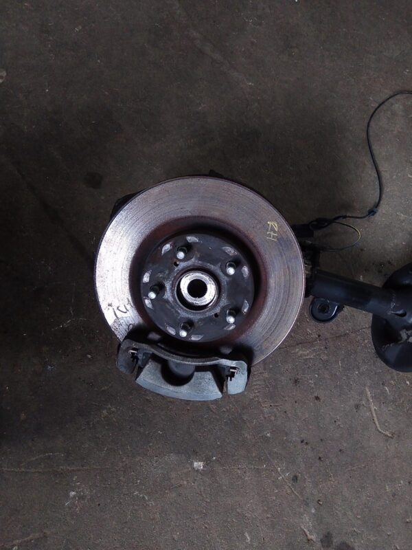 2013 TOYOTA RAV4 RIGHT FRONT HUB ASSEMBLY