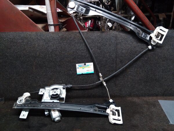 2010 FORD FALCON Right Front Window Reg/Motor