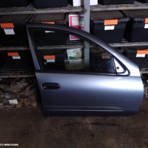 2004 NISSAN PULSAR Right Front Door