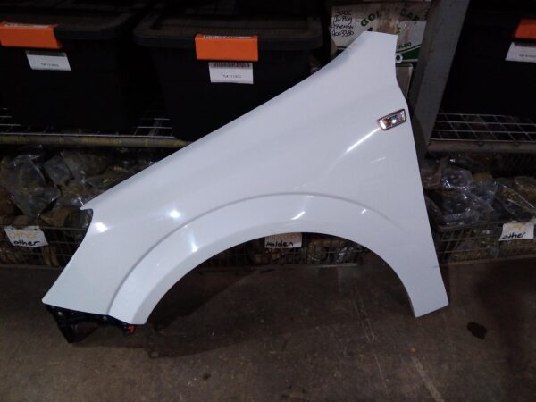 2006 HOLDEN ASTRA LEFT GUARD