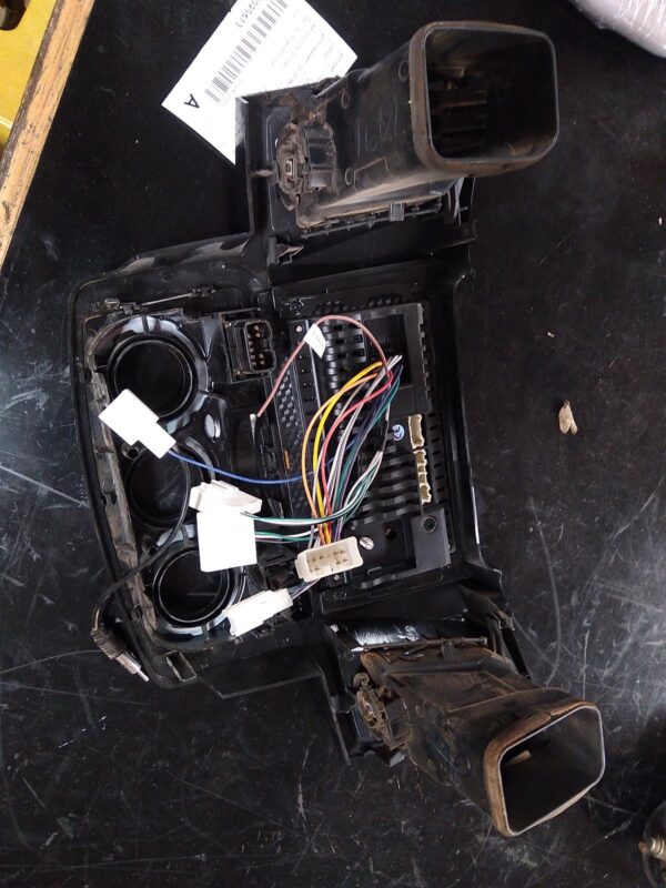 2014 TOYOTA HILUX RADIO/CD/DVD/SAT/TV