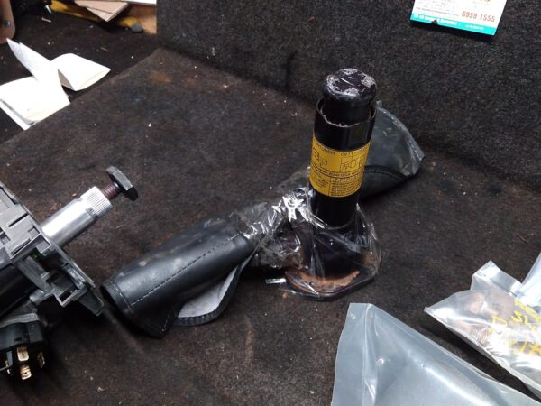 2011 TOYOTA HILUX JACK/TOOL KIT