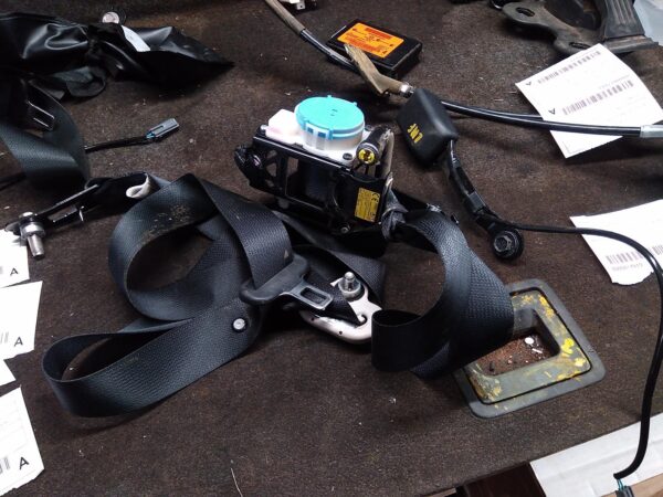 2016 MAZDA 2 SEATBELT/STALK
