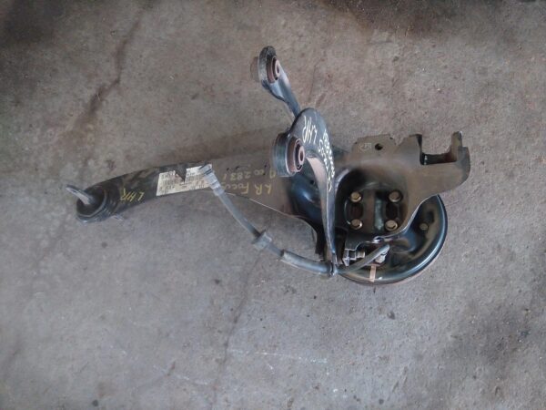 2001 FORD FOCUS LEFT REAR HUB ASSEMBLY