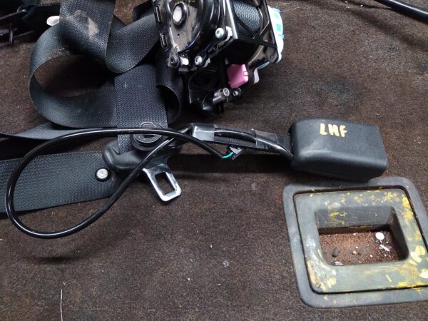 2016 MAZDA 2 SEATBELT/STALK