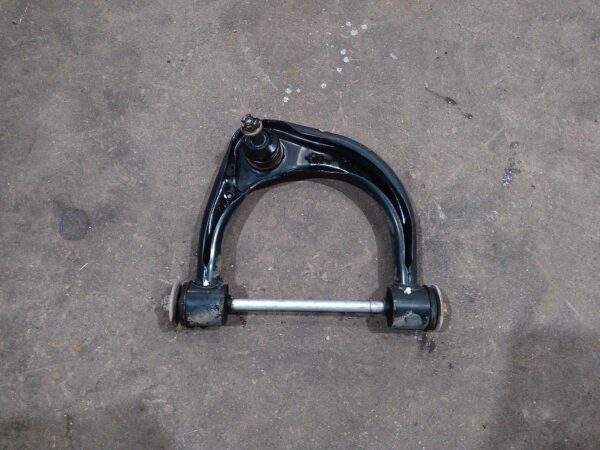 2015 TOYOTA HILUX RIGHT FRONT UPPER CONTROL ARM