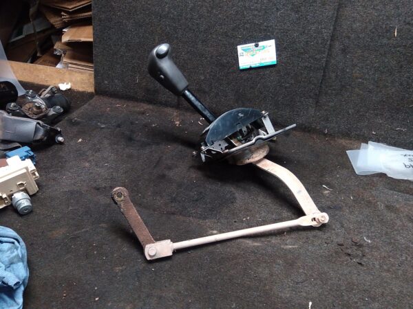 1996 TOYOTA HILUX GEAR STICK/SHIFTER