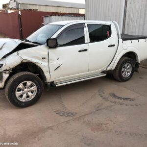 2015 MITSUBISHI TRITON Right Front Window Reg/Motor