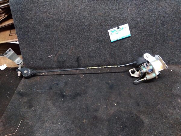 1996 TOYOTA HILUX BRAKE COMP VALVE