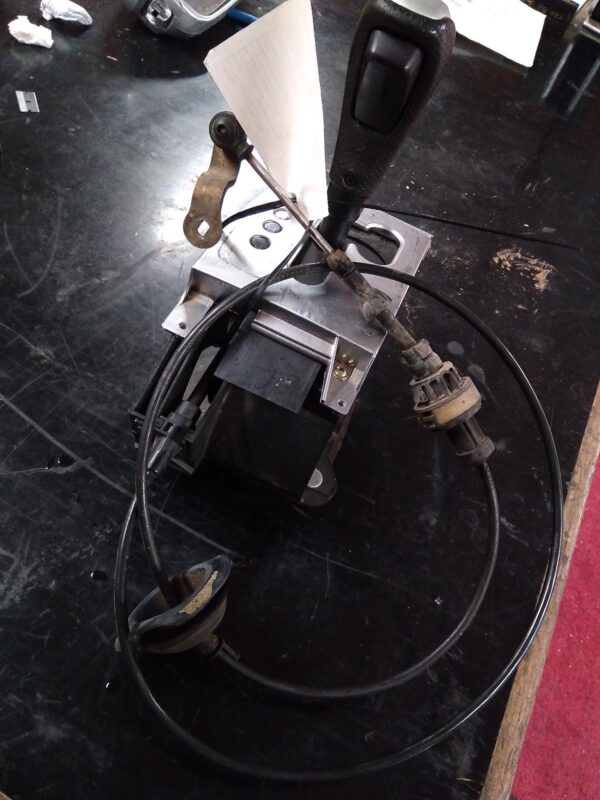 2002 FORD FALCON GEAR STICK/SHIFTER