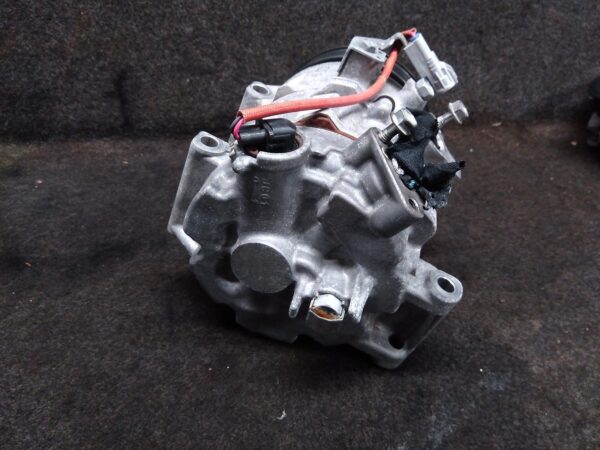 2013 TOYOTA RAV4 A/C COMPRESSOR