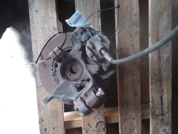 1999 FORD MONDEO RIGHT FRONT HUB ASSEMBLY