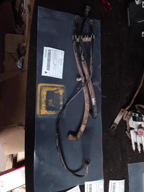 2003 HOLDEN COMMODORE FUEL LINE