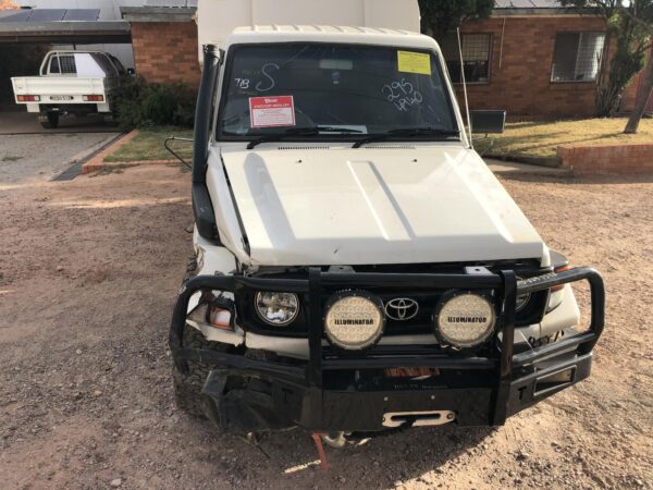 2006 TOYOTA LANDCRUISER LEFT DRIVESHAFT