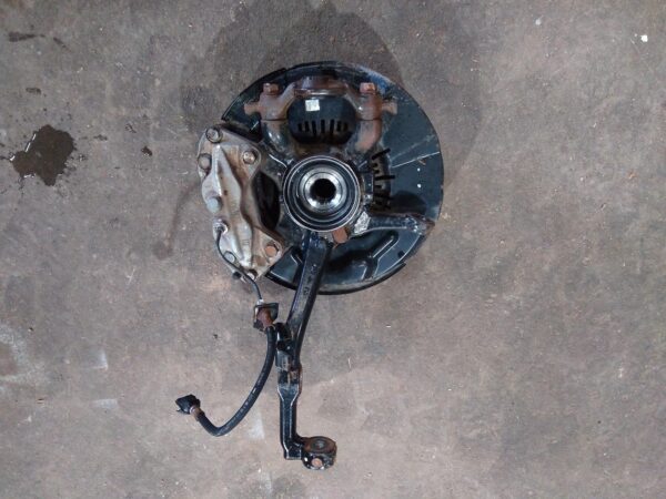 2011 TOYOTA HILUX Right Front Hub Assembly