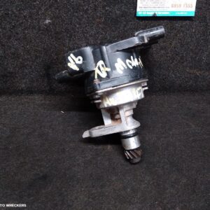 1996 MITSUBISHI MAGNA Distributor