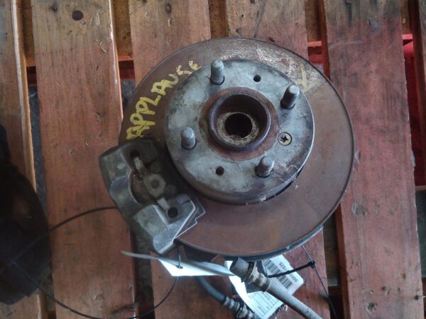 1990 DAIHATSU APPLAUSE RIGHT FRONT HUB ASSEMBLY