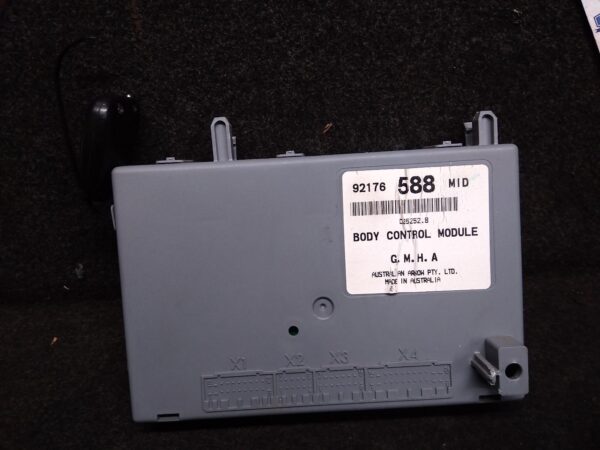 2005 HOLDEN COMMODORE ECU