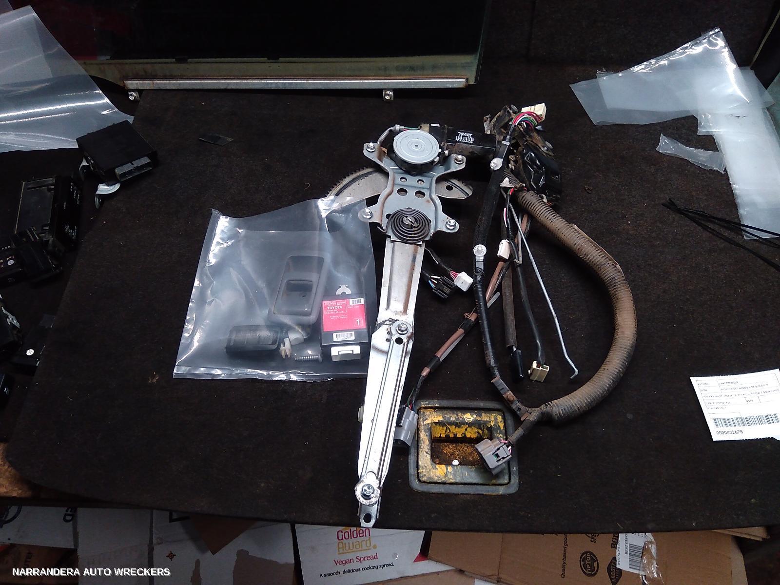 2018 TOYOTA LANDCRUISER Right Front Window Reg/Motor