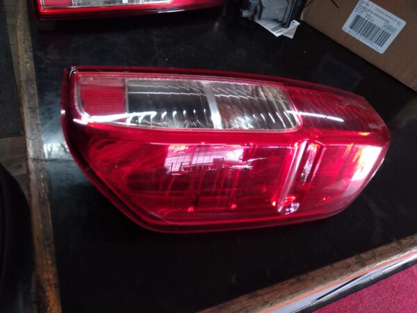 2010 NISSAN NAVARA RIGHT TAILLIGHT