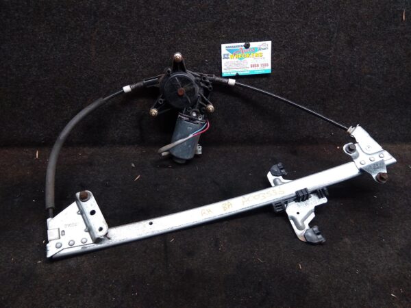 2002 FORD FALCON RIGHT FRONT WINDOW REG/MOTOR