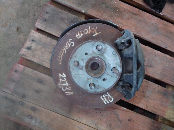 1997 TOYOTA STARLET RIGHT FRONT HUB ASSEMBLY