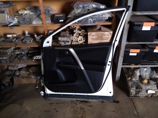 2013 TOYOTA RAV4 RIGHT FRONT DOOR
