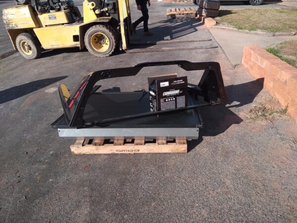 2023 ISUZU DMAX TONNEAU/COVER