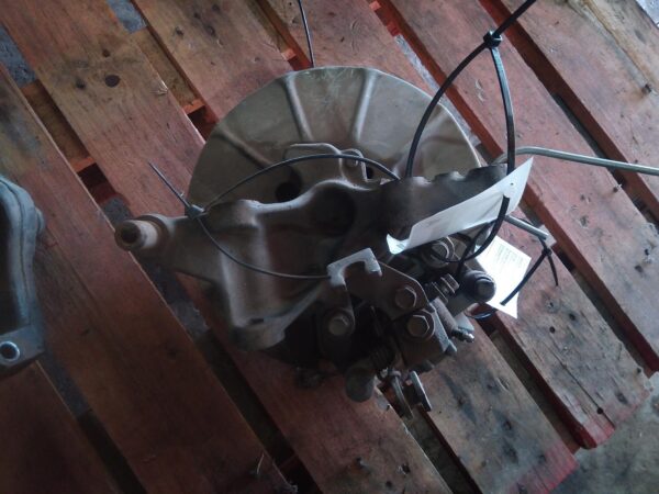 1999 FORD LASER RIGHT REAR HUB ASSEMBLY