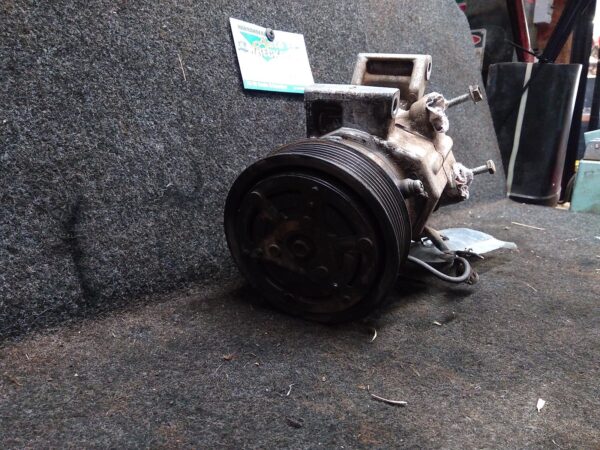 2011 TOYOTA HILUX A/C COMPRESSOR