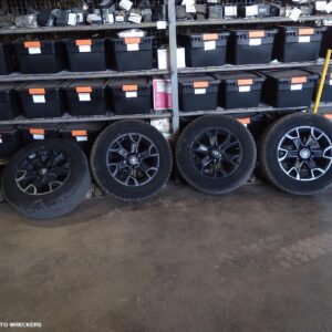 2017 TOYOTA HILUX Wheel Mag