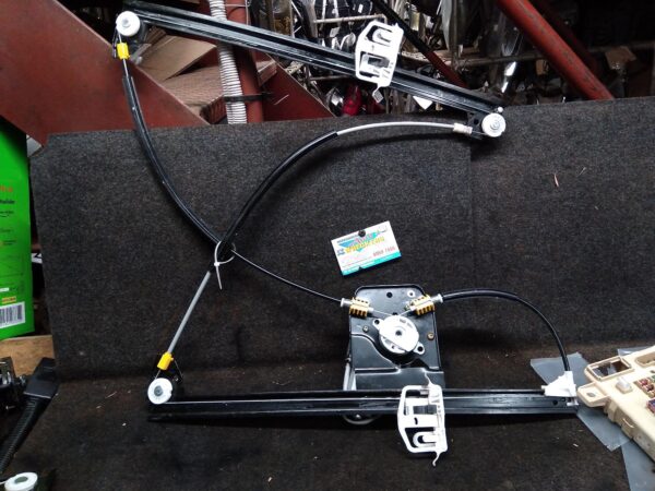 2005 FORD TERRITORY LEFT FRONT WINDOW REG/MOTOR