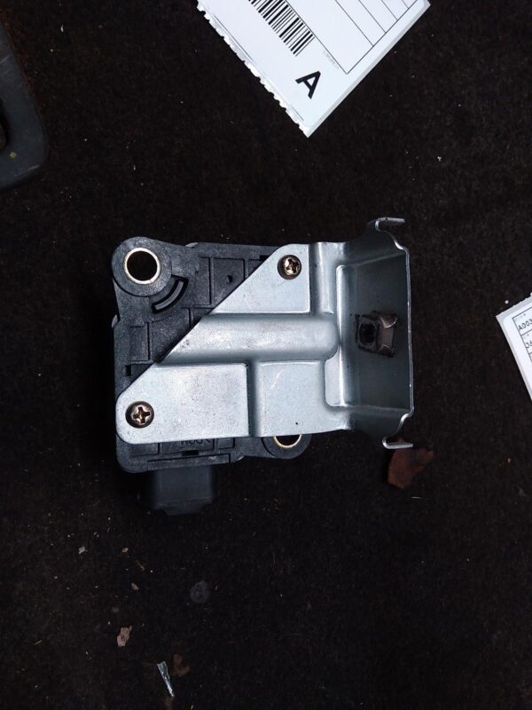 2002 TOYOTA HILUX MISC SWITCH/RELAY