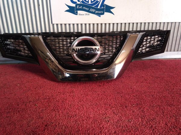 2016 NISSAN XTRAIL Grille