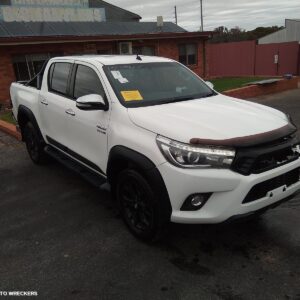 2017 TOYOTA HILUX Right Door Mirror