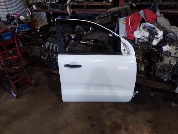 2016 FORD RANGER RIGHT FRONT DOOR