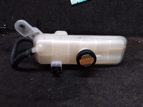 2013 TOYOTA RAV4 OVERFLOW BOTTLE
