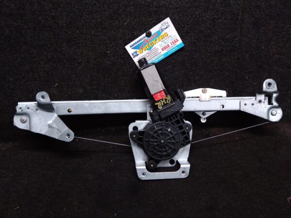 2005 HOLDEN COMMODORE RIGHT REAR WND REG/MOTOR