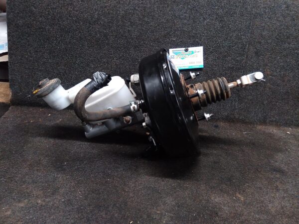 2012 TOYOTA HILUX BRAKE BOOSTER