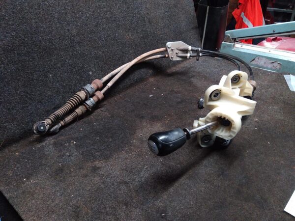 2011 MAZDA 2 GEAR STICK/SHIFTER