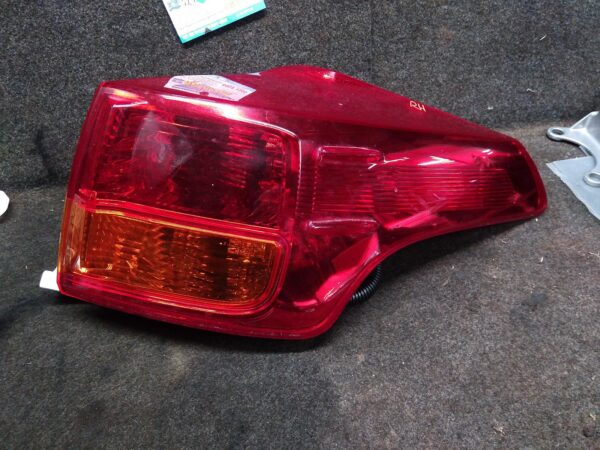 2013 TOYOTA RAV4 RIGHT TAILLIGHT