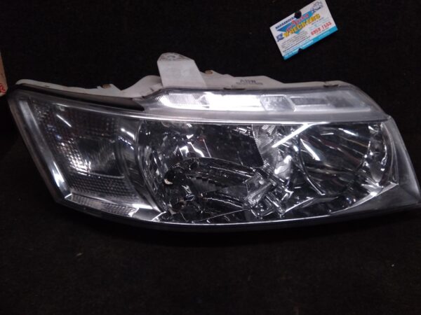 2005 HOLDEN COMMODORE RIGHT HEADLAMP