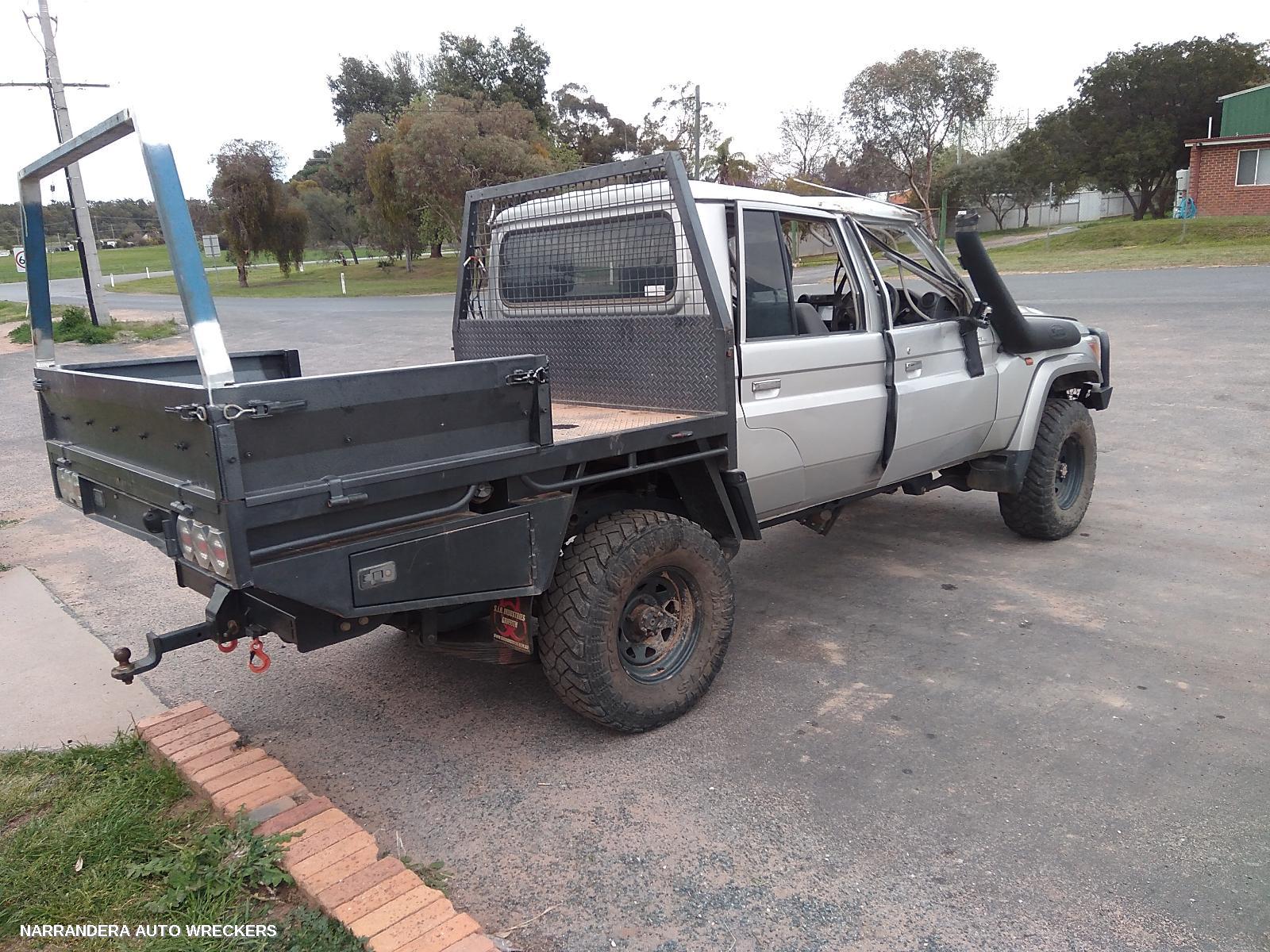 2018 TOYOTA LANDCRUISER Timing Case/Cover