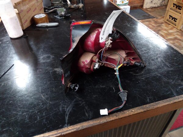 2003 HOLDEN COMMODORE LEFT TAILLIGHT