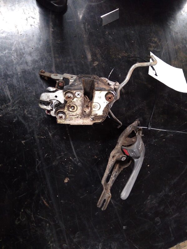 1993 TOYOTA HIACE DOOR/BOOT/GATE LOCK