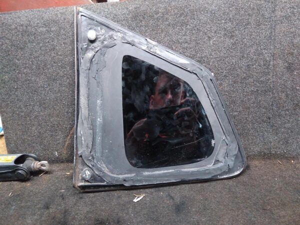2016 NISSAN XTRAIL Right Rear Side Glass