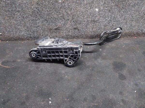 2012 TOYOTA HILUX PEDAL ASSEMBLY