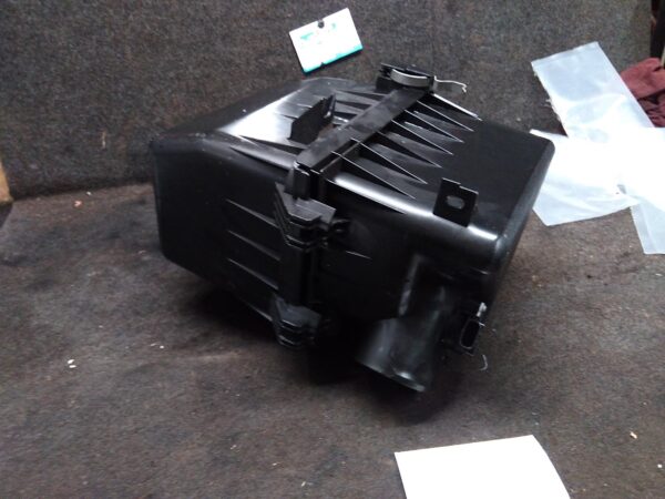 2013 TOYOTA RAV4 AIR CLEANER/BOX