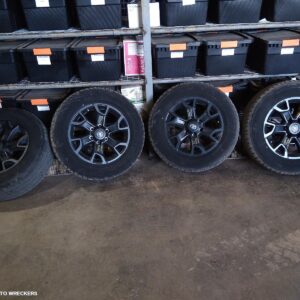 2017 TOYOTA HILUX Wheel Mag