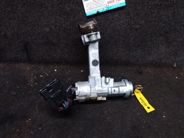 1996 TOYOTA HILUX IGNITION W/ KEY